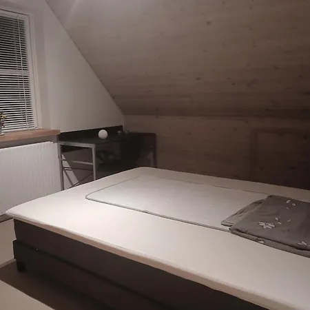 Δωμάτια σε οικογενειακή κατοικία Family Private House With 4-5 Brovst