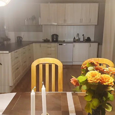 Family Private House With 4-5 * 브로우스트